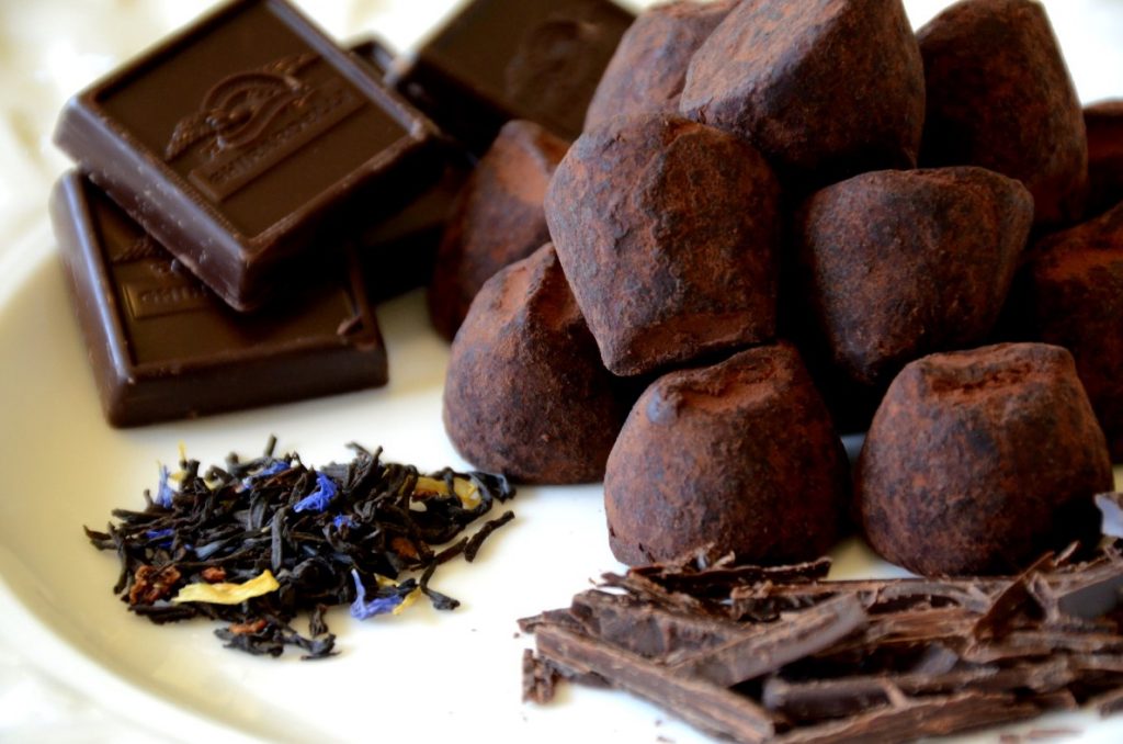 explains how chocolate compound looks Raw chocolate compound