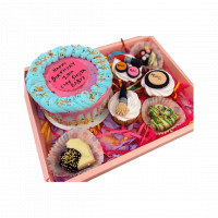 Cake and Cupcakes Hamper online delivery in Noida, Delhi, NCR,
                    Gurgaon