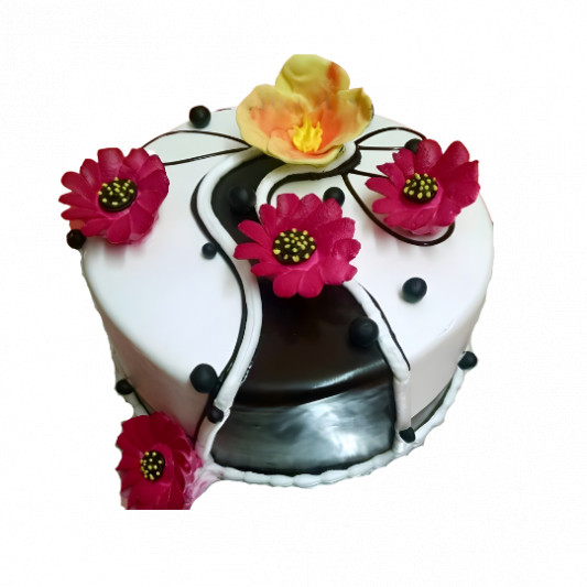Designer Valentine Cake online delivery in Noida, Delhi, NCR, Gurgaon