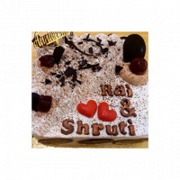Special Black Forest Cake online delivery in Noida, Delhi, NCR,
                    Gurgaon