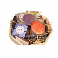 Customizable Gift Hampers online delivery in Noida, Delhi, NCR,
                    Gurgaon