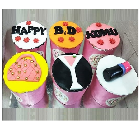Lady Accessories Theme Cupcake online delivery in Noida, Delhi, NCR,
                    Gurgaon
