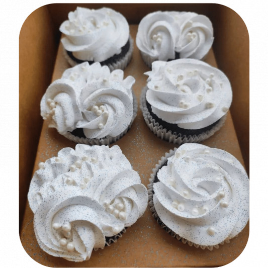 Red Velvet Cupcake online delivery in Noida, Delhi, NCR, Gurgaon