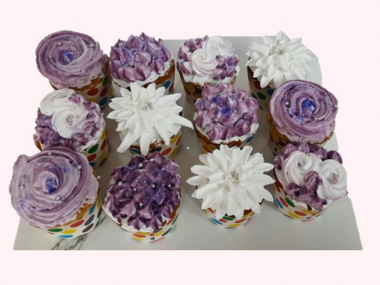 Beautiful  Cupcakes online delivery in Noida, Delhi, NCR, Gurgaon