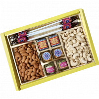 Gift Pack of Cracker Chocolates with Dry Fruits online delivery in Noida, Delhi, NCR,
                    Gurgaon