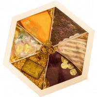 Exotic Hampers - Elegant See Through Slotted Hexagonal Tray online delivery in Noida, Delhi, NCR,
                    Gurgaon