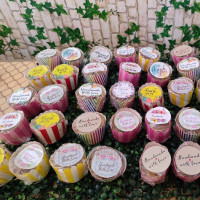 Customizable Cupcake Hamper online delivery in Noida, Delhi, NCR,
                    Gurgaon