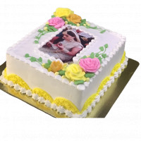 Customized Photo Cream Cake online delivery in Noida, Delhi, NCR,
                    Gurgaon
