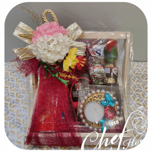 Gift hamper with Candle and Eatables - R3 online delivery in Noida, Delhi, NCR, Gurgaon