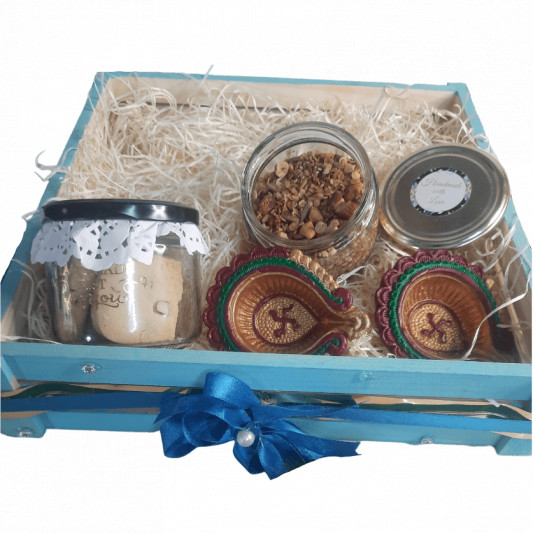 Healthy Large Size Premium Gift Hamper with Sugar-free online delivery in Noida, Delhi, NCR, Gurgaon