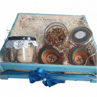 Healthy Large Size Premium Gift Hamper with Sugar-free online delivery in Noida, Delhi, NCR,
                    Gurgaon