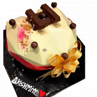 Pinata Cake with Kit-Kat Chocolate online delivery in Noida, Delhi, NCR,
                    Gurgaon