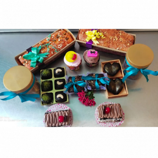 ROYCE Gift Basket  Buy Gourmet Chocolate Gift Baskets  Boxes Online   ROYCE Chocolate India