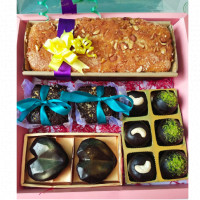 Special Gift Hampers online delivery in Noida, Delhi, NCR,
                    Gurgaon