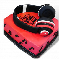 Classy headphone Cake online delivery in Noida, Delhi, NCR,
                    Gurgaon