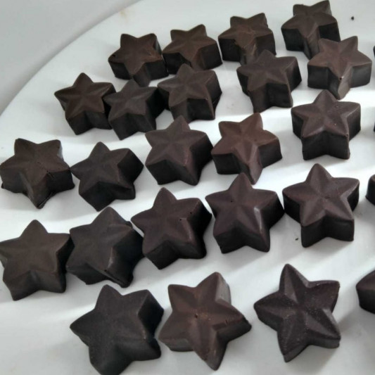 Gift Pack of Star Shaped Chocolates online delivery in Noida, Delhi, NCR, Gurgaon