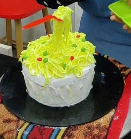 Anti Gravity Cake for Maggi lover online delivery in Noida, Delhi, NCR, Gurgaon