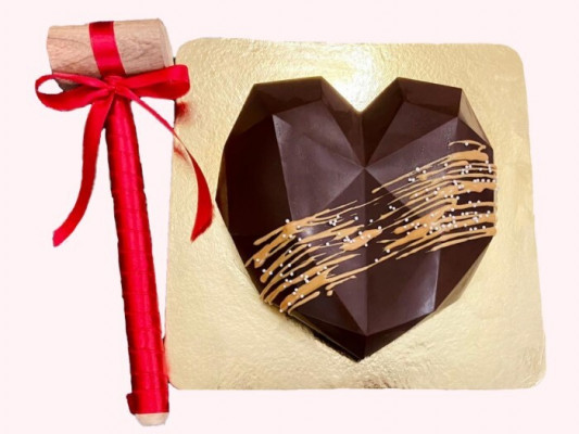 Pinata Heart Cake online delivery in Noida, Delhi, NCR, Gurgaon