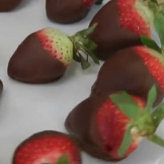 Chocolate Strawberries online delivery in Noida, Delhi, NCR, Gurgaon