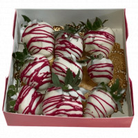 Strawberries Dipped in Chocolate online delivery in Noida, Delhi, NCR,
                    Gurgaon