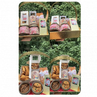 Customised Hamper for Mom online delivery in Noida, Delhi, NCR,
                    Gurgaon