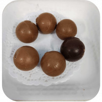 Chocolate Truffle Ball online delivery in Noida, Delhi, NCR,
                    Gurgaon