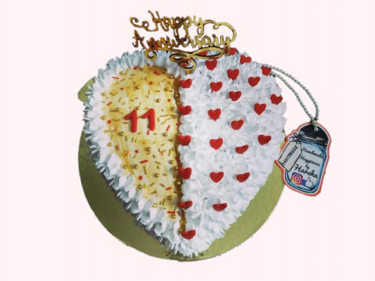 Heart Shape Anniversary Cake online delivery in Noida, Delhi, NCR, Gurgaon