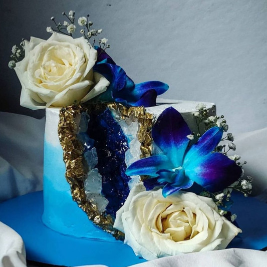 Three Shade Geode Theme Cake online delivery in Noida, Delhi, NCR, Gurgaon