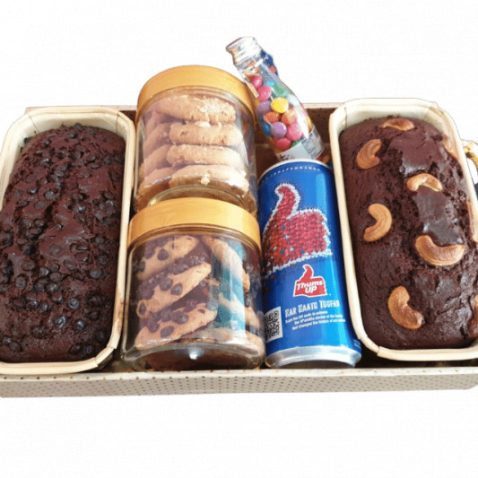 Dry Cake Gift Hamper online delivery in Noida, Delhi, NCR, Gurgaon