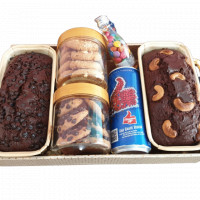 Dry Cake Gift Hamper online delivery in Noida, Delhi, NCR,
                    Gurgaon