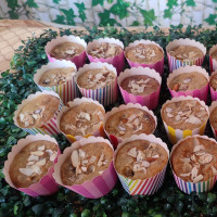 Gift Pack of Dates and walnut Cupcake online delivery in Noida, Delhi, NCR,
                    Gurgaon