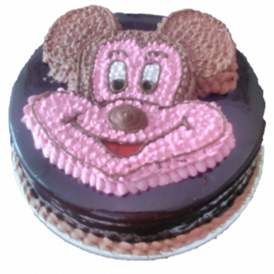 Minnie Mouse chocolate cake with maltesers and kit kats  Minnie cake Minnie  mouse candy bar Minnie mouse birthday party