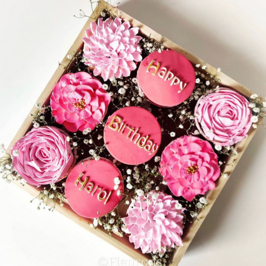 Customized Special Cupcake online delivery in Noida, Delhi, NCR, Gurgaon