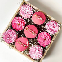 Customized Special Cupcake online delivery in Noida, Delhi, NCR,
                    Gurgaon