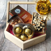 Gift Hampers - 30 online delivery in Noida, Delhi, NCR,
                    Gurgaon