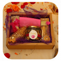 Hamper Code- A B 17 online delivery in Noida, Delhi, NCR,
                    Gurgaon