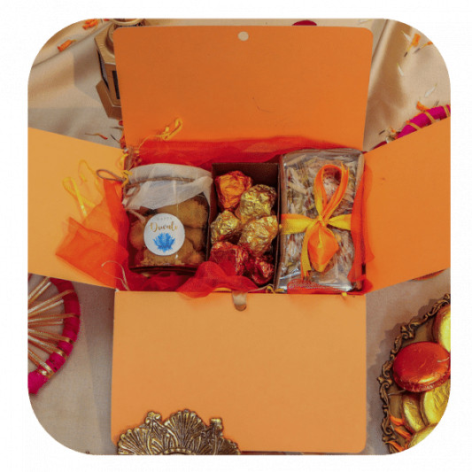 Hamper Code- A B 27 online delivery in Noida, Delhi, NCR, Gurgaon