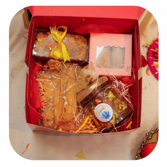 Hamper Code- A B 37 online delivery in Noida, Delhi, NCR, Gurgaon