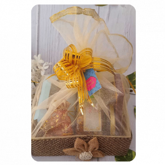 Diwali Special Beautiful Hamper  online delivery in Noida, Delhi, NCR, Gurgaon