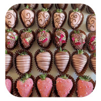 Box of 8 Strawberries Dipped in Chocolate online delivery in Noida, Delhi, NCR,
                    Gurgaon