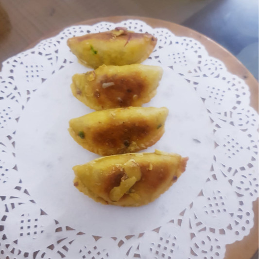 Baked Mawa Gujiya online delivery in Noida, Delhi, NCR, Gurgaon