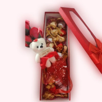Love Chocolates Gift Pack online delivery in Noida, Delhi, NCR,
                    Gurgaon