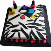 Make up Tools Cake online delivery in Noida, Delhi, NCR,
                    Gurgaon