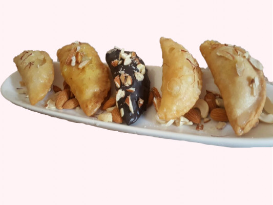 Baked and Chocolate Gujiya Combo online delivery in Noida, Delhi, NCR, Gurgaon